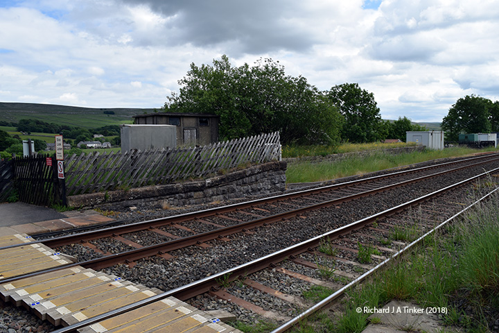 242490: Horton-in-Ribblesdale Station - Barrow Crossing & PROW (footpath): Elevation view from the North West