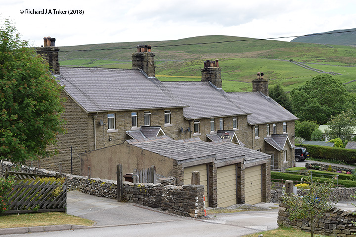 242530: Horton-in-Ribblesdale - Workers' Housing (Terrace of 6 - Station Cottages): Context view from the South West