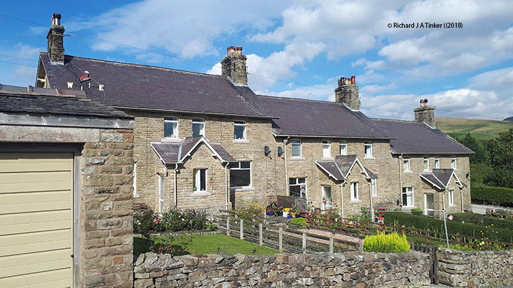 242530: Horton-in-Ribblesdale - Workers' Housing (Terrace of 6 - Station Cottages): Elevation view from the South 