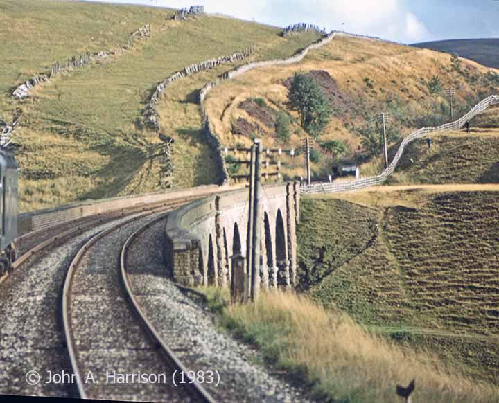 Artengill Viaduct and adjacent snow fences from the northwest.