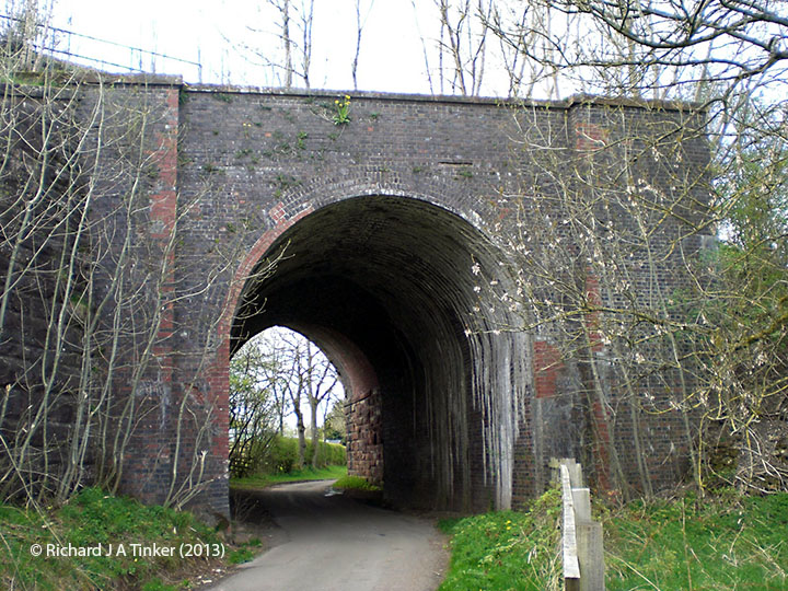 274520: Bridge SAC/227 - Mill Lane (PROW - minor road): Detail view from the North