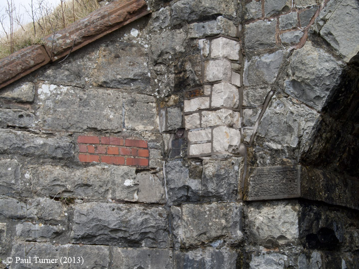 Bridge 173 - Croon Lorne: Detail of north west abutment and wing wall