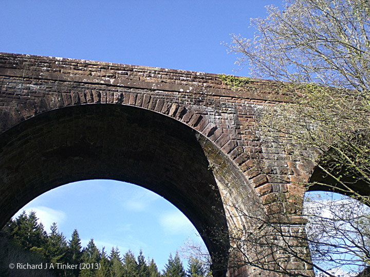 283800 Bridge 272 Crowdundle Viaduct: Detail view from the south west