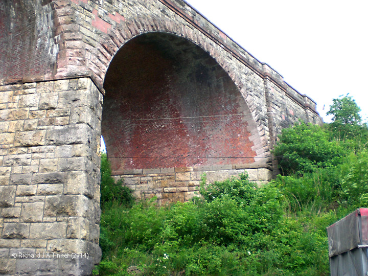 269460: Bridge SAC/197 - Crosby Garrett Viaduct: Detail view from the south east