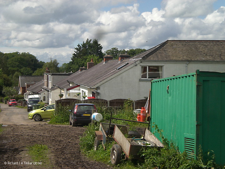 305270:Scotby-Workers' Housing(4 pairs of semi-detached): Context from southeast