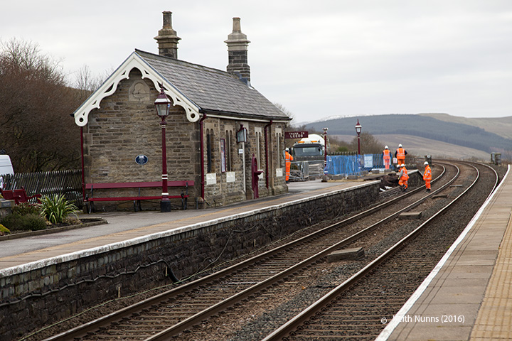256630: Garsdale Station - Passenger Platform: Context view from the north west