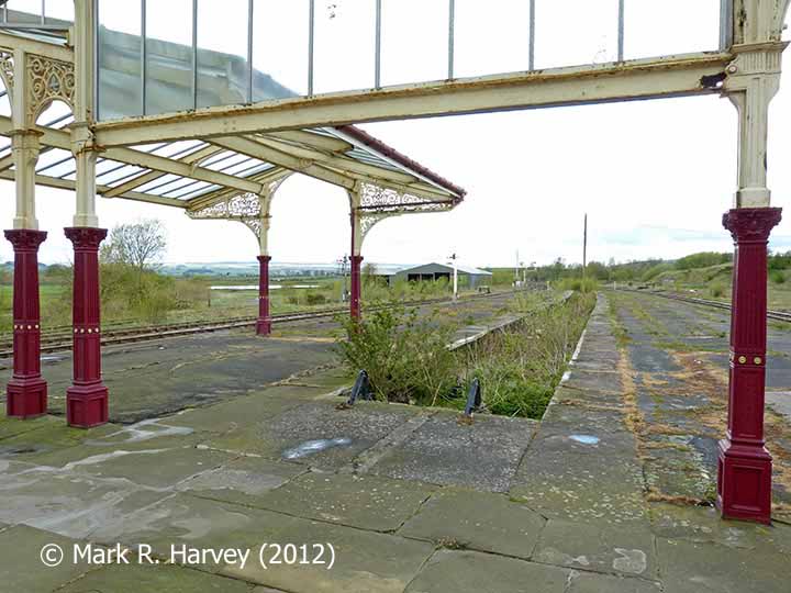 Hellifield Station: NW bay platform and canopy (looking NW towards Settle Jn)