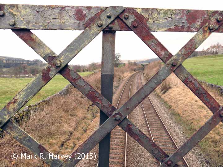 Christie's footbridge: Close-up of northern lattice-girder