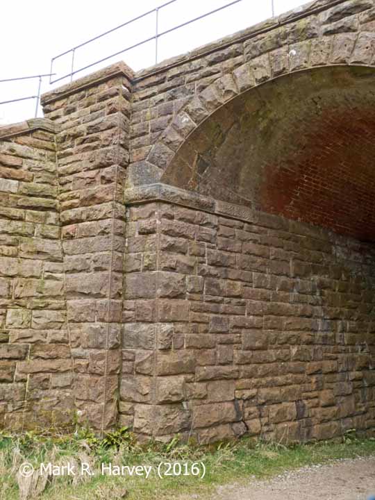 Bridge SAC/199: Stonework details at northwest corner