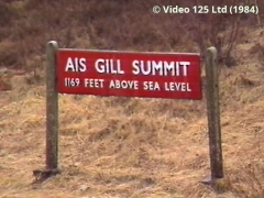 The summit sign beside the 'Down' line at Ais Gill in 1984 (SE Elevation).