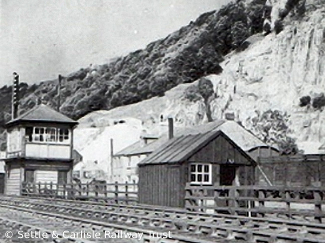 Stainforth Sidings Signal Box & adjacent platelayers' hut, context from south. Stainforth Sidings Signal Box & adjacent platelayers' hut, context from south.